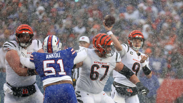 Joe Burrow, jackson Carman, Cordell Volson, Buffalo Bills
